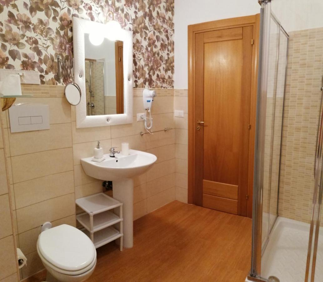 B&B Abatjour - Ambiente Sanificato - Test Antilegionella Assolto Foggia Extérieur photo